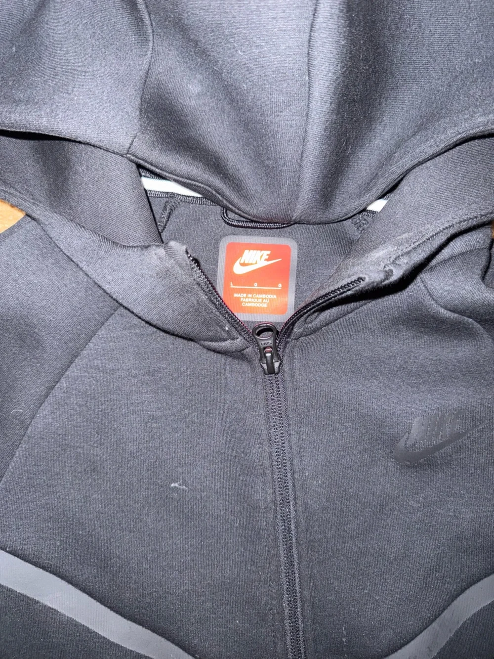 Nike Black Full-Zip Hoodie with Subtle Swoosh